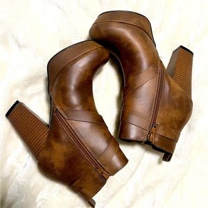 Dominique Nicole-Brown-Ankle Boots Size 6 1/2
